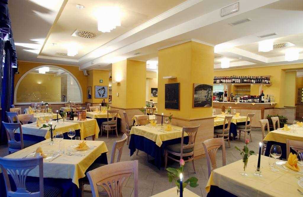 Hotel Bernina Tirano Restaurant photo